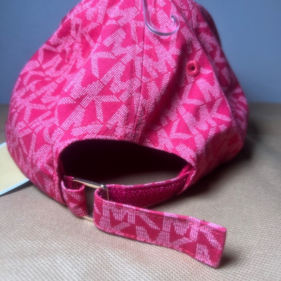 💖NWT Michael Kors Signature Logo Cap - Picture 6 of 6
